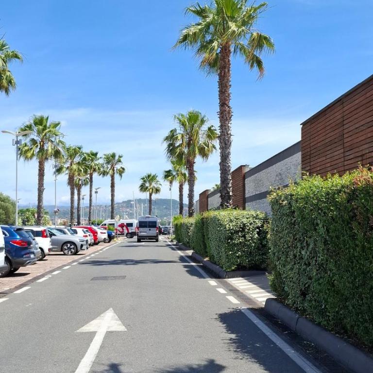 Elegant Charme Apartment near Cinque Terre Free Garage 600m far - Three-Bedroom Apartment - 35