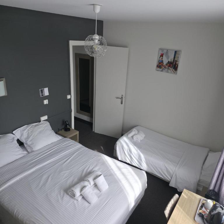 The Originals City, Hôtel Le Savoy, Caen - Chambre Triple Confort - 10