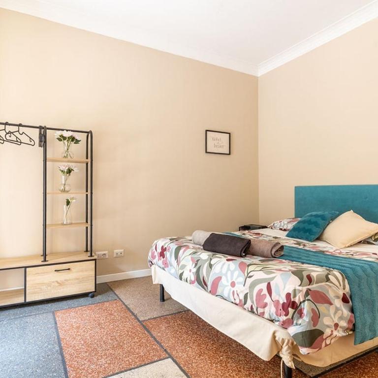 Modern 2BR Apt w-Balcony e AC near VaticanMuseums - Appartamento con 2 Camere da Letto - 14