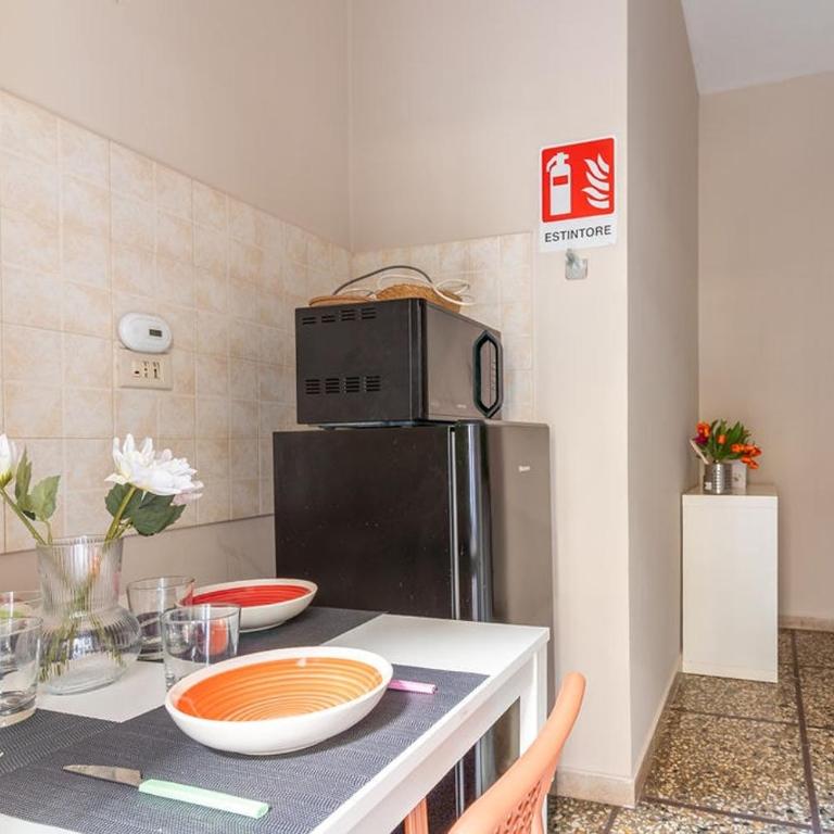 Modern 2BR Apt w-Balcony e AC near VaticanMuseums - Appartamento con 2 Camere da Letto - 17