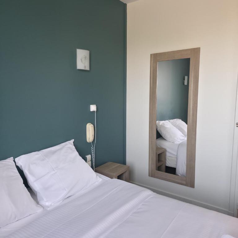 The Originals City, Hôtel Le Savoy, Caen - Chambre Quadruple - 2