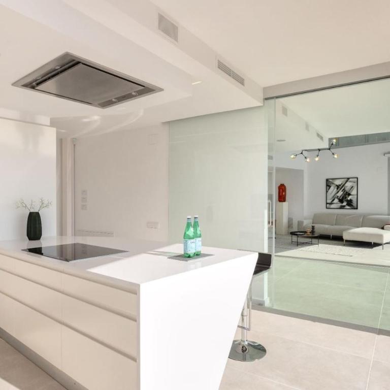 Villa Miralpeix 37 de estilo vanguardista - Villa Deluxe - 25