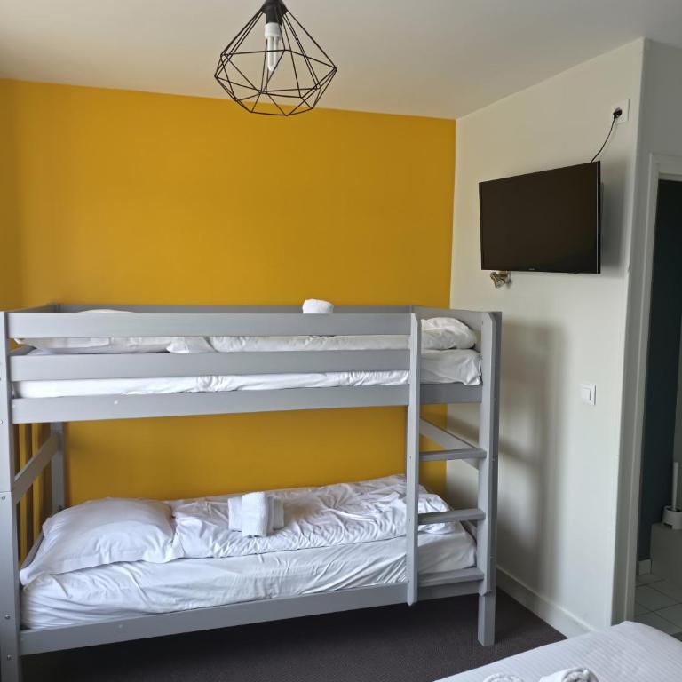 The Originals City, Hôtel Le Savoy, Caen - Chambre Quadruple - 7