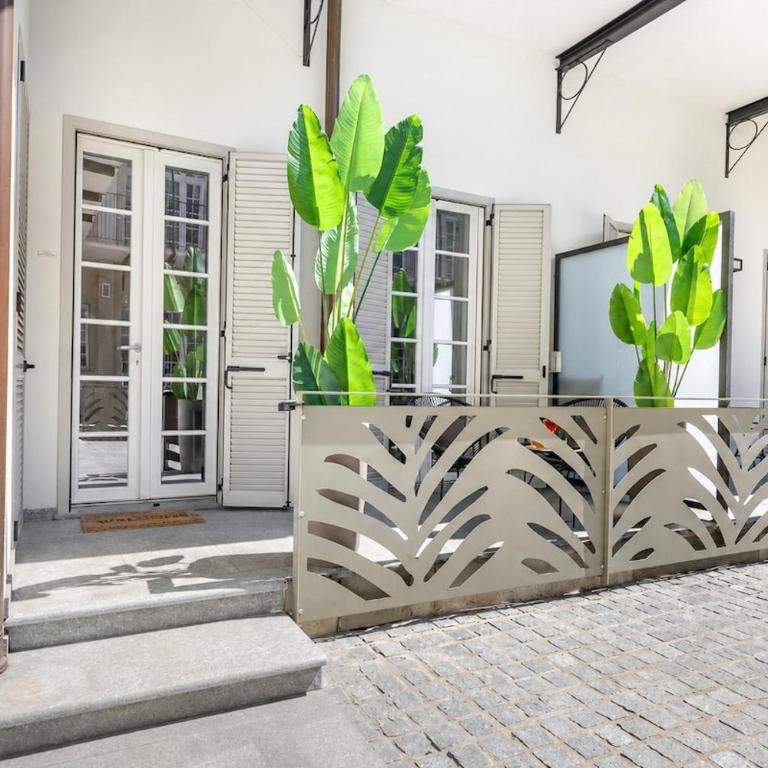 Urban Oak Suite - Station 1 min & Private Patio - One-Bedroom Apartment - 19