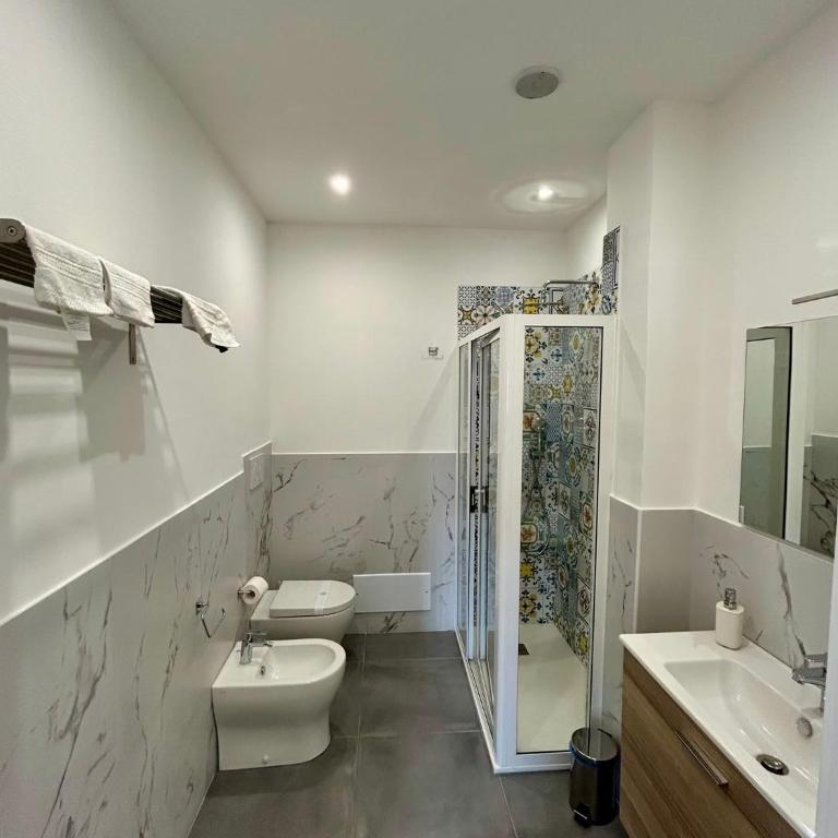 Suite Leopardi Palermo - Double Room with Balcony - 6