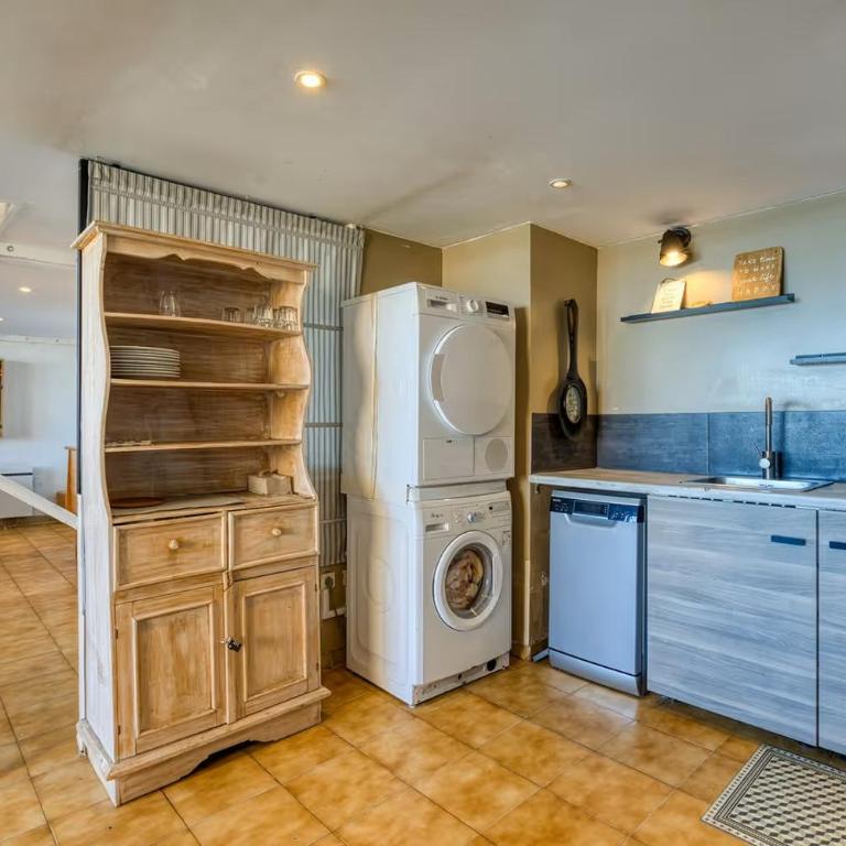 T3 avec TERRASSE avec VUE EXCEPTIONNELLE sur les QUAIS de SETE - Apartment - 25