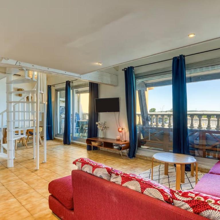 T3 avec TERRASSE avec VUE EXCEPTIONNELLE sur les QUAIS de SETE - Apartment - 33