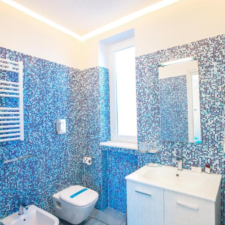 Il Viaggiatore Gaeta Medievale B&B - Deluxe Double Room with Balcony and Sea View - 5