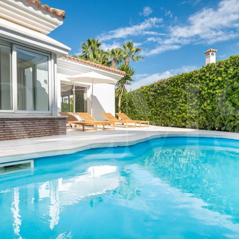 Exclusive 4BR Family Villa with Pool & BBQ REMS - Villa with Private Pool - 5