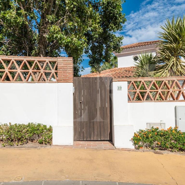 Exclusive 4BR Family Villa with Pool & BBQ REMS - Villa with Private Pool - 61