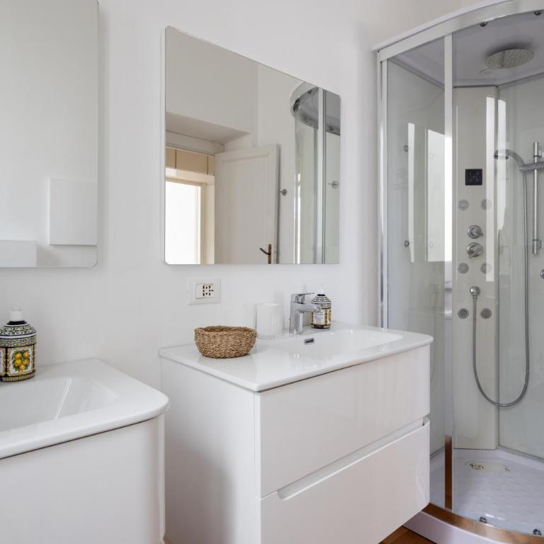 Elegant Charme Apartment near Cinque Terre Free Garage 600m far - Three-Bedroom Apartment - 24