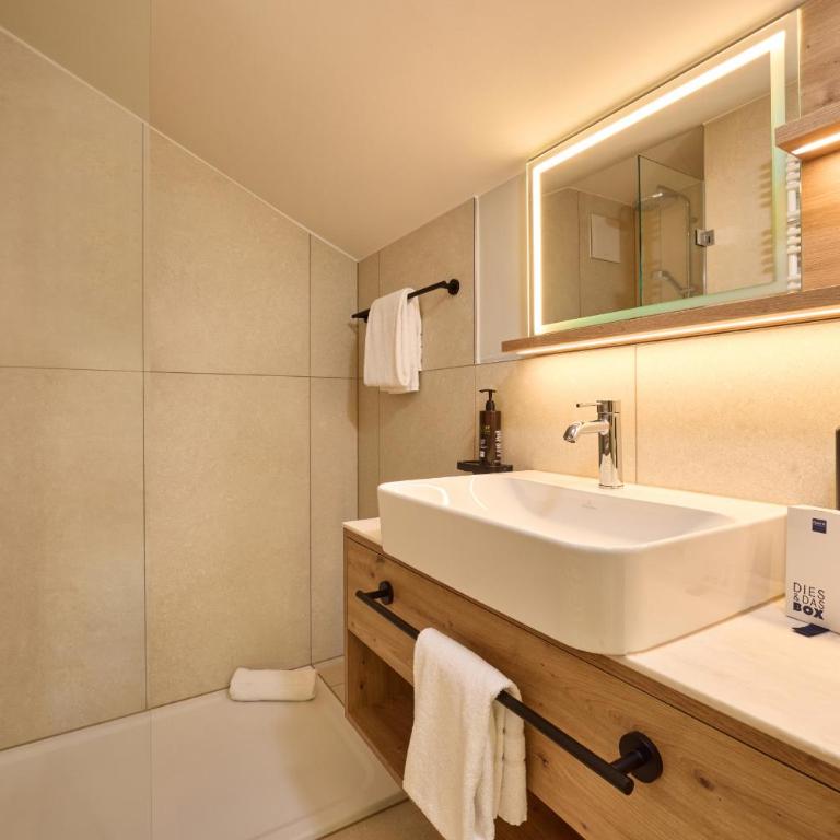 Dorint Sporthotel Garmisch-Partenkirchen - Apartment mit 2 Schlafzimmern und Bergblick - 11