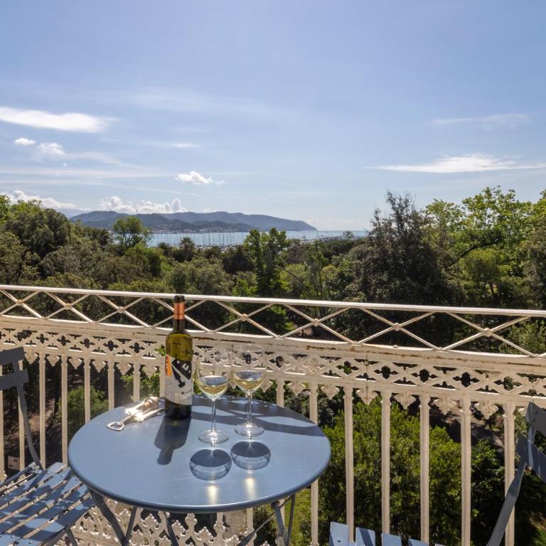 Elegant Charme Apartment near Cinque Terre Free Garage 600m far - Three-Bedroom Apartment - 3