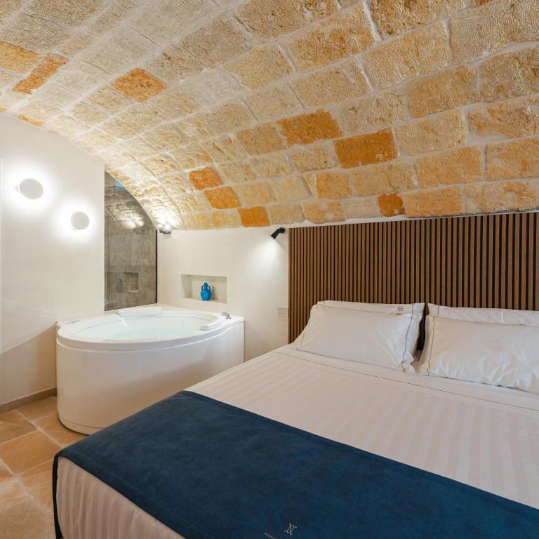Notabile Rooms - Puglia Mia Apartments - Camera Matrimoniale Deluxe con Vasca - 15