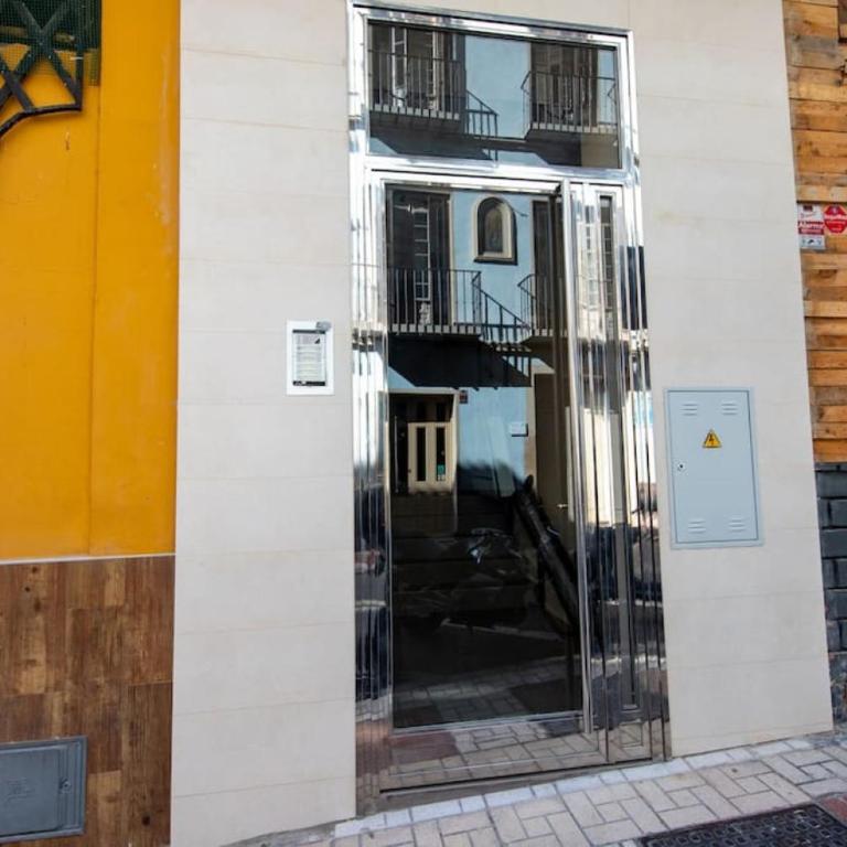 Modern gem in heart of Málaga, near sights REMS - Apartamento de 1 dormitorio - 2