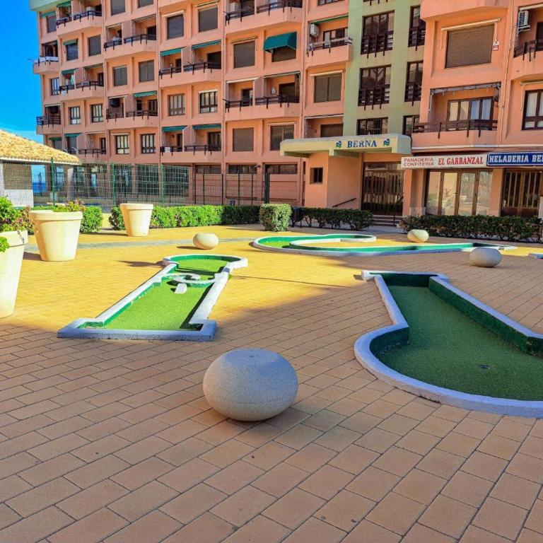 Paraíso Frente al Mar con Hidromasaje Piscina y Minigolf - Apartamento de 2 dormitorios con balcón y vistas al mar - 35