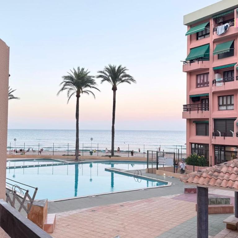 Paraíso Frente al Mar con Hidromasaje Piscina y Minigolf - Apartamento de 2 dormitorios con balcón y vistas al mar - 20