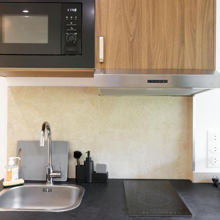 Upstays Cosy Studio 15m2 with pool and quiet - Appartement 1 Chambre - 16