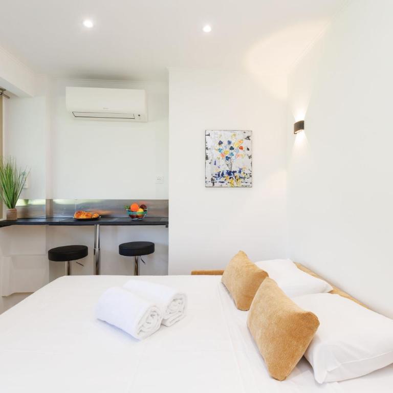 Upstays Cosy Studio 15m2 with pool and quiet - Appartement 1 Chambre - 17