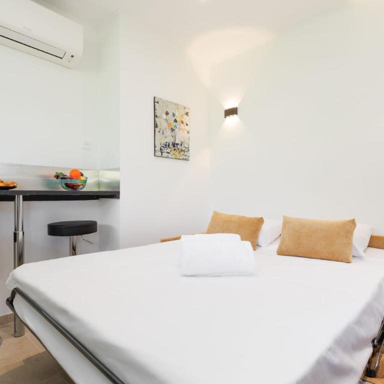 Upstays Cosy Studio 15m2 with pool and quiet - Appartement 1 Chambre - 15