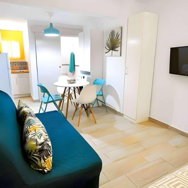 Acogedor estudio en pleno centro con aire acondicionado - Apartment - 3