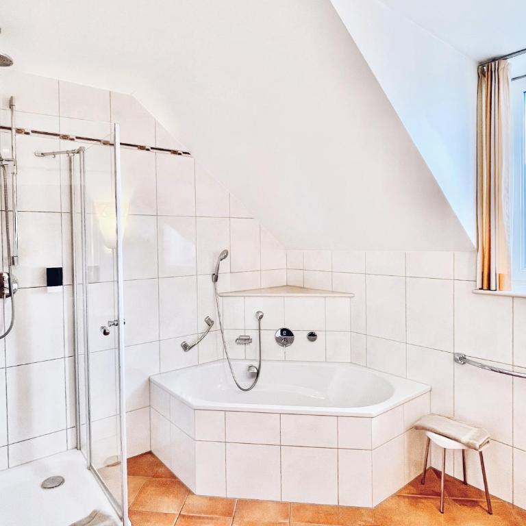 Hotel Kriemhild am Hirschgarten - Superior Suite - 6