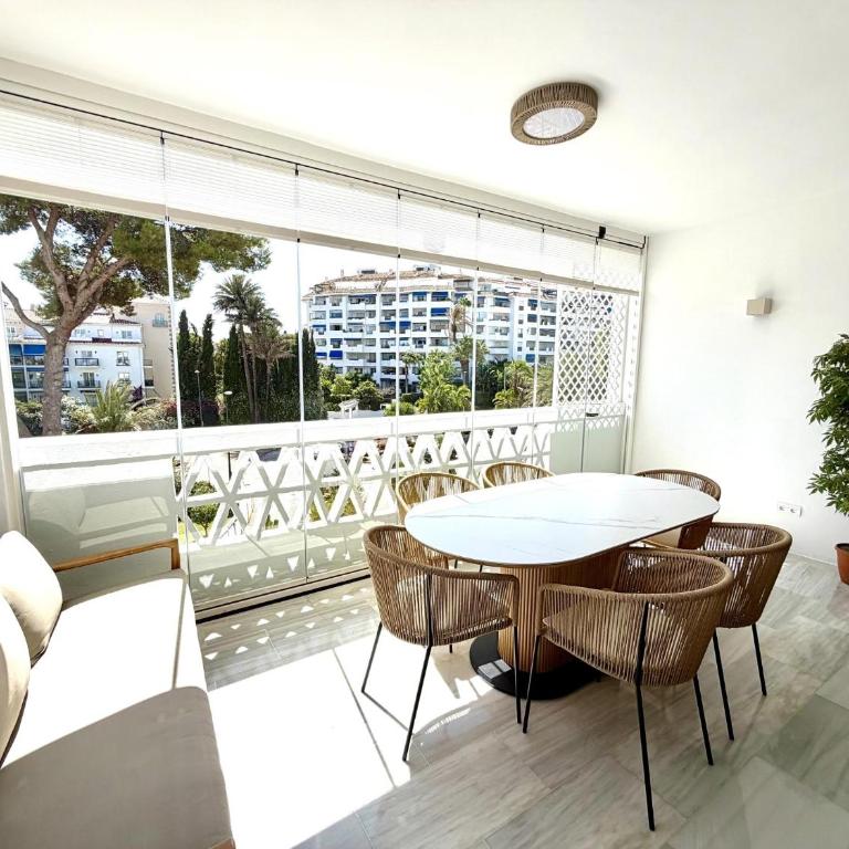Stylish Sea view apartment in Playas del Duque - Apartment mit 2 Schlafzimmern - 4