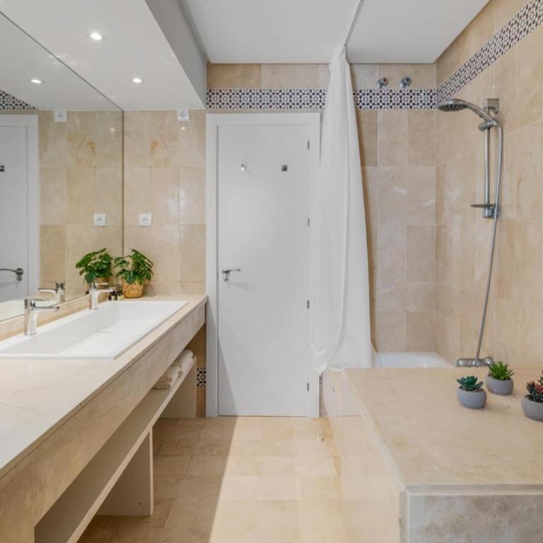 Stylish Sea view apartment in Playas del Duque - Apartment mit 2 Schlafzimmern - 19
