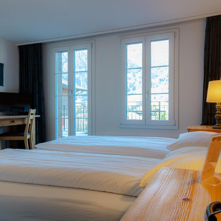 Jungfrau Lodge, Swiss Mountain Hotel - Doppelzimmer mit eigenem Bad und Blick auf den Eiger - 2