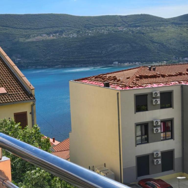 Comfortable 3 bedrooms sea view apartment - Apartman sa 3 Spavaće Sobe i Balkonom - 35