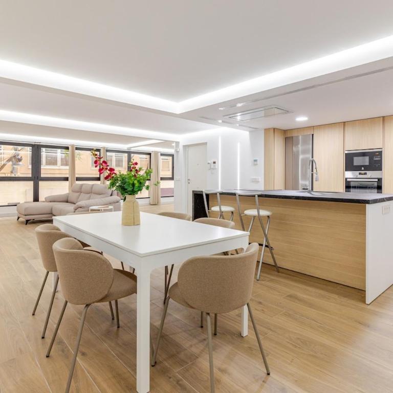 Modern central apartment - One-Bedroom Apartment - 2