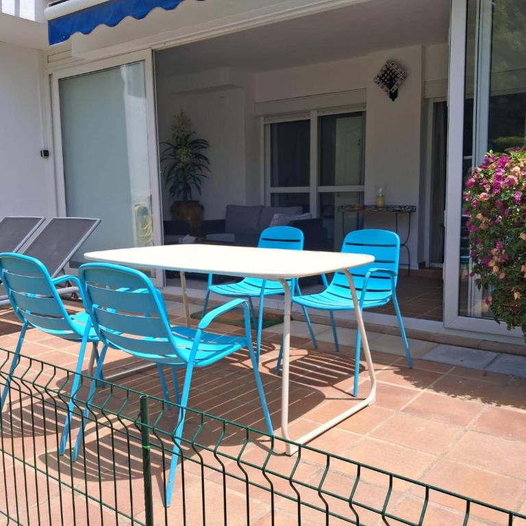 2 Bed Garden Apartment Benavista Direct Pool Access Walk to Golf, Tennis & Amenities - Appartamento con 2 Camere da Letto - 21