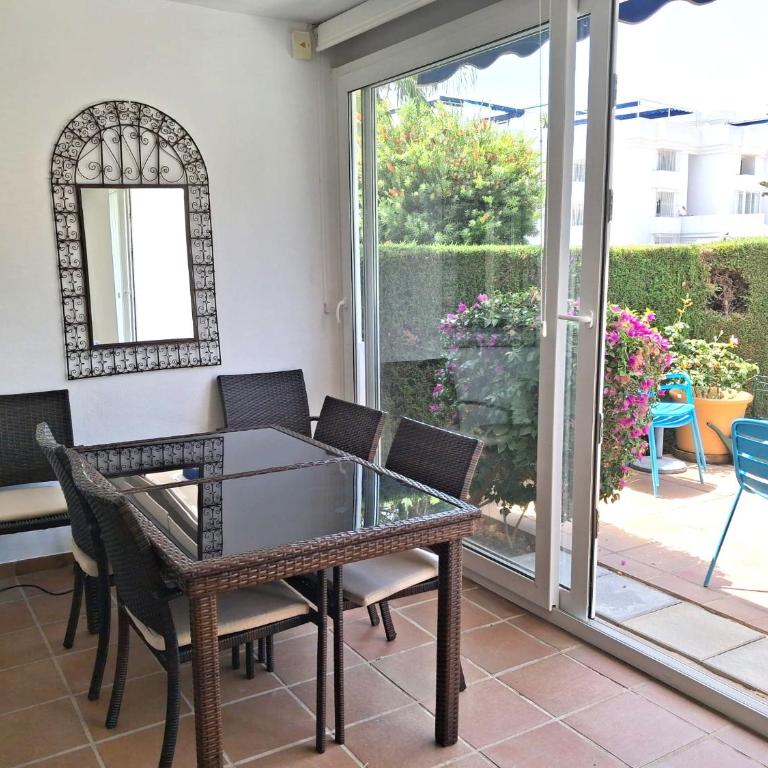 2 Bed Garden Apartment Benavista Direct Pool Access Walk to Golf, Tennis & Amenities - Appartamento con 2 Camere da Letto - 24