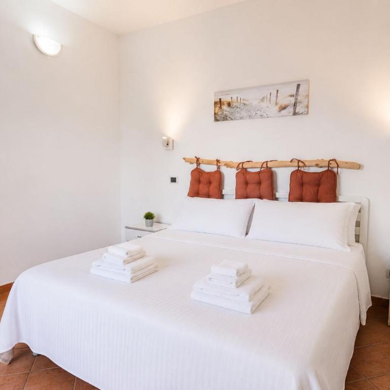 Charming 2-Bedroom House in Gallura, North-East Sardinia - Vacation Home - 4