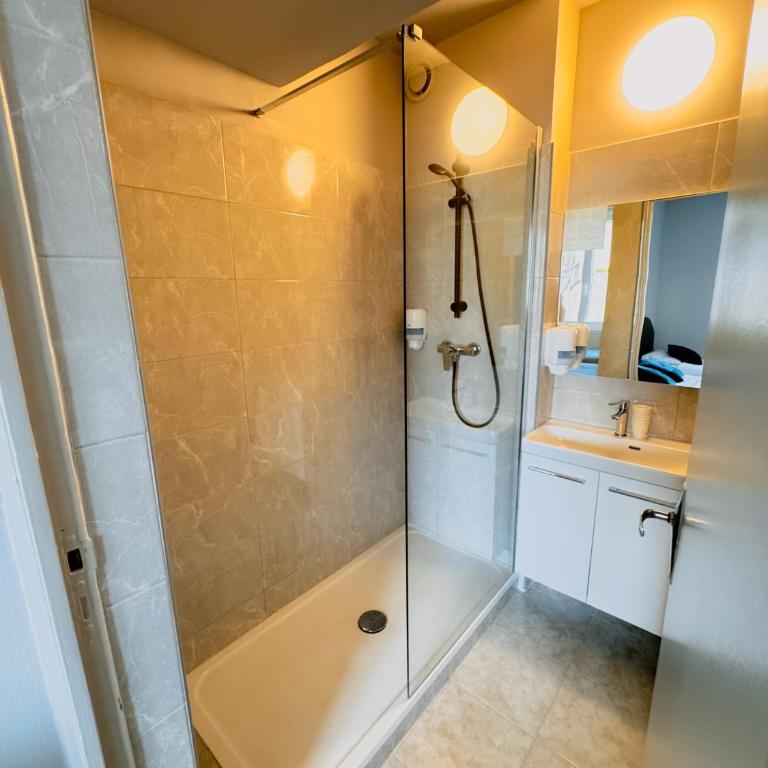 Hôtel Du Port - Chambre Double - 2