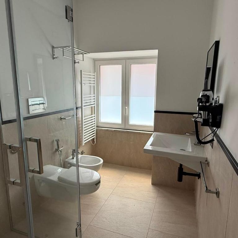 Suite Tarantino Rooms - Camera Tripla - 5