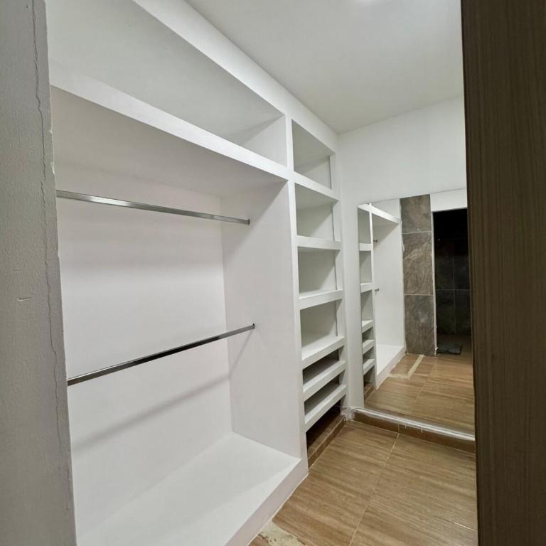 Spacious home in Laureles Estadio Medellin - Four-Bedroom House - 8