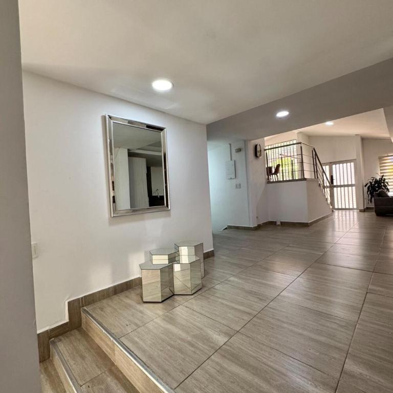 Spacious home in Laureles Estadio Medellin - Four-Bedroom House - 16