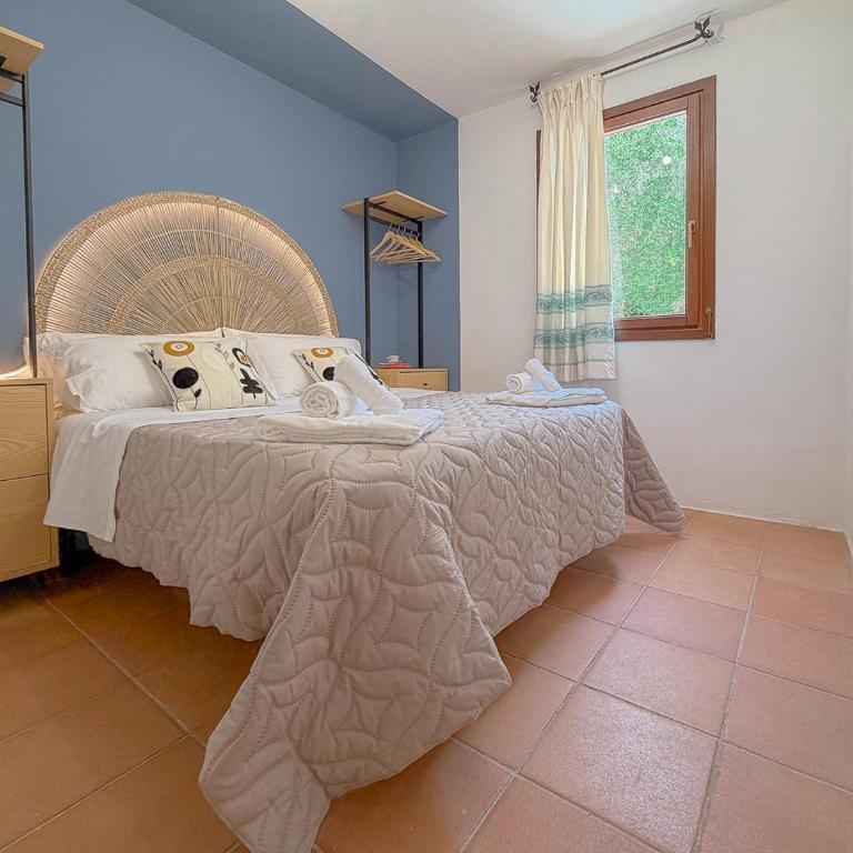 Sea View over Portisco Bay - Spacious 3BR Home - Clima by Host Hero - Apartment - 5