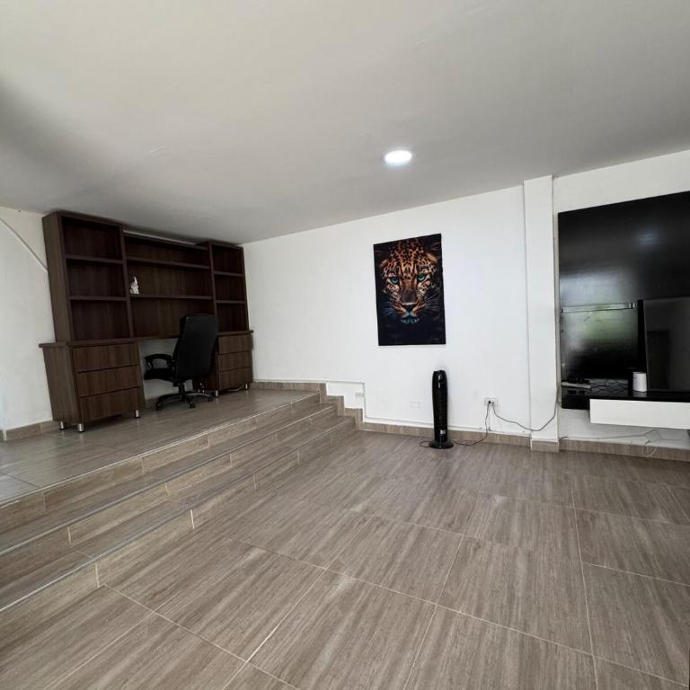 Spacious home in Laureles Estadio Medellin - Four-Bedroom House - 26