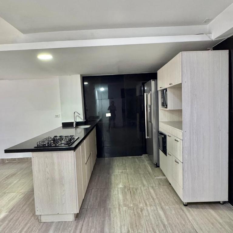 Spacious home in Laureles Estadio Medellin - Four-Bedroom House - 32