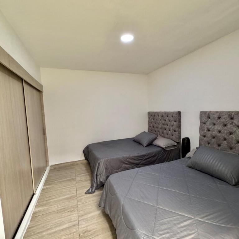 Spacious home in Laureles Estadio Medellin - Four-Bedroom House - 36