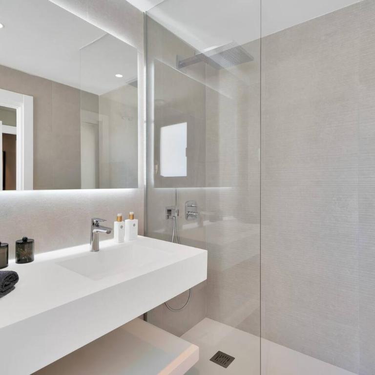 Luxe Golf View Penthouse Sauna, Gym & 2 Terraces - Single Room - 6