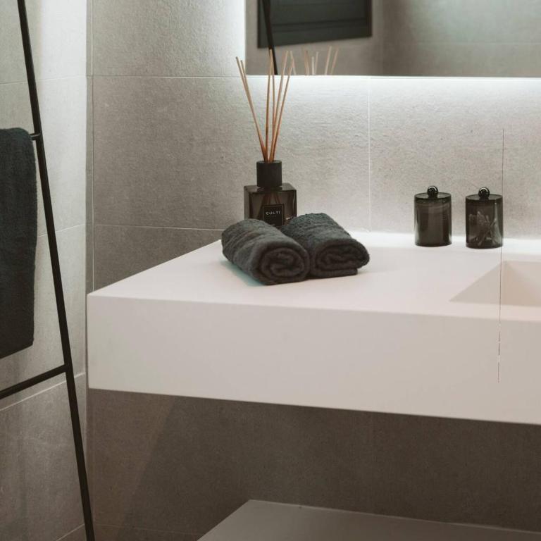 Luxe Golf View Penthouse Sauna, Gym & 2 Terraces - Single Room - 21