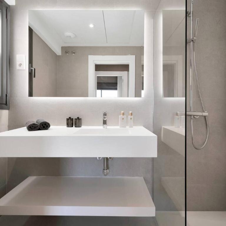 Luxe Golf View Penthouse Sauna, Gym & 2 Terraces - Single Room - 25