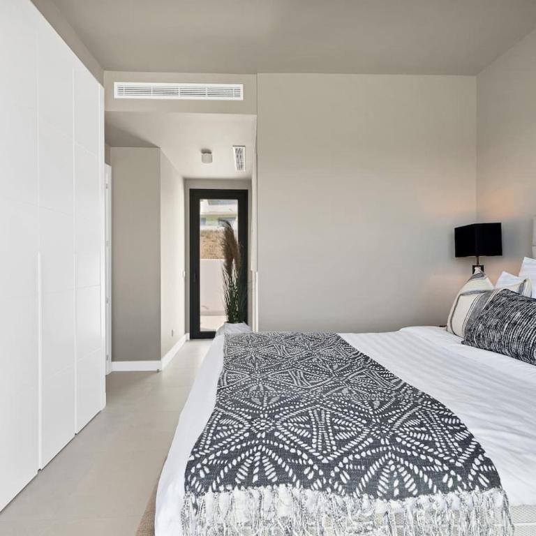 Luxe Golf View Penthouse Sauna, Gym & 2 Terraces - Single Room - 30