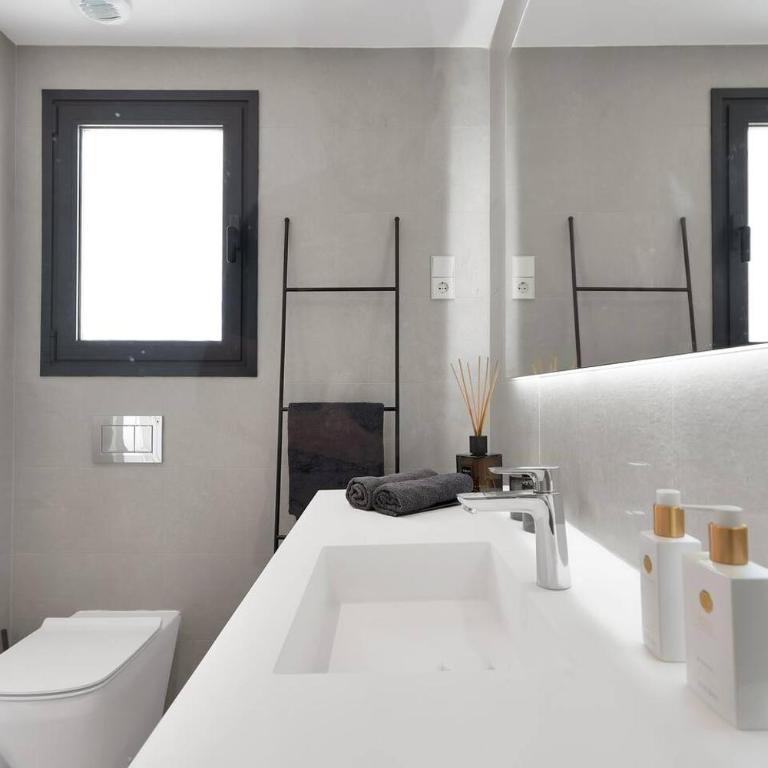 Luxe Golf View Penthouse Sauna, Gym & 2 Terraces - Single Room - 36