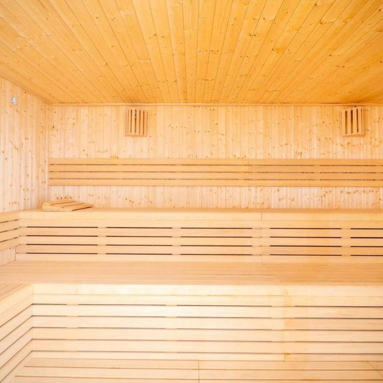 Luxe Golf View Penthouse Sauna, Gym & 2 Terraces - Single Room - 45
