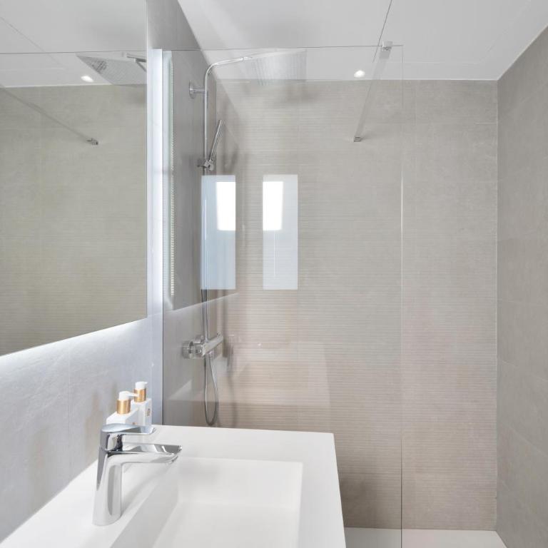 Luxe Golf View Penthouse Sauna, Gym & 2 Terraces - Single Room - 59