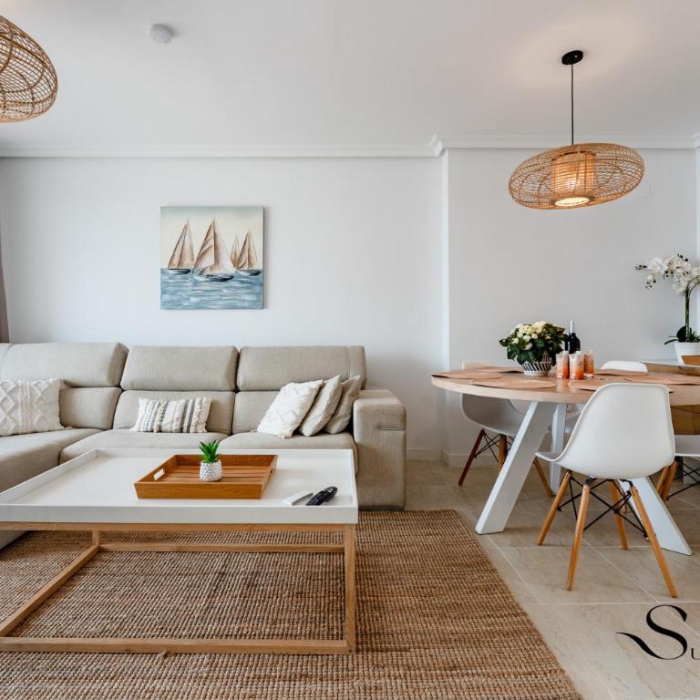 Estepona Duplex with BBQ & Jacuzzi - Two-Bedroom Apartment with Balcony and Terrace - 3